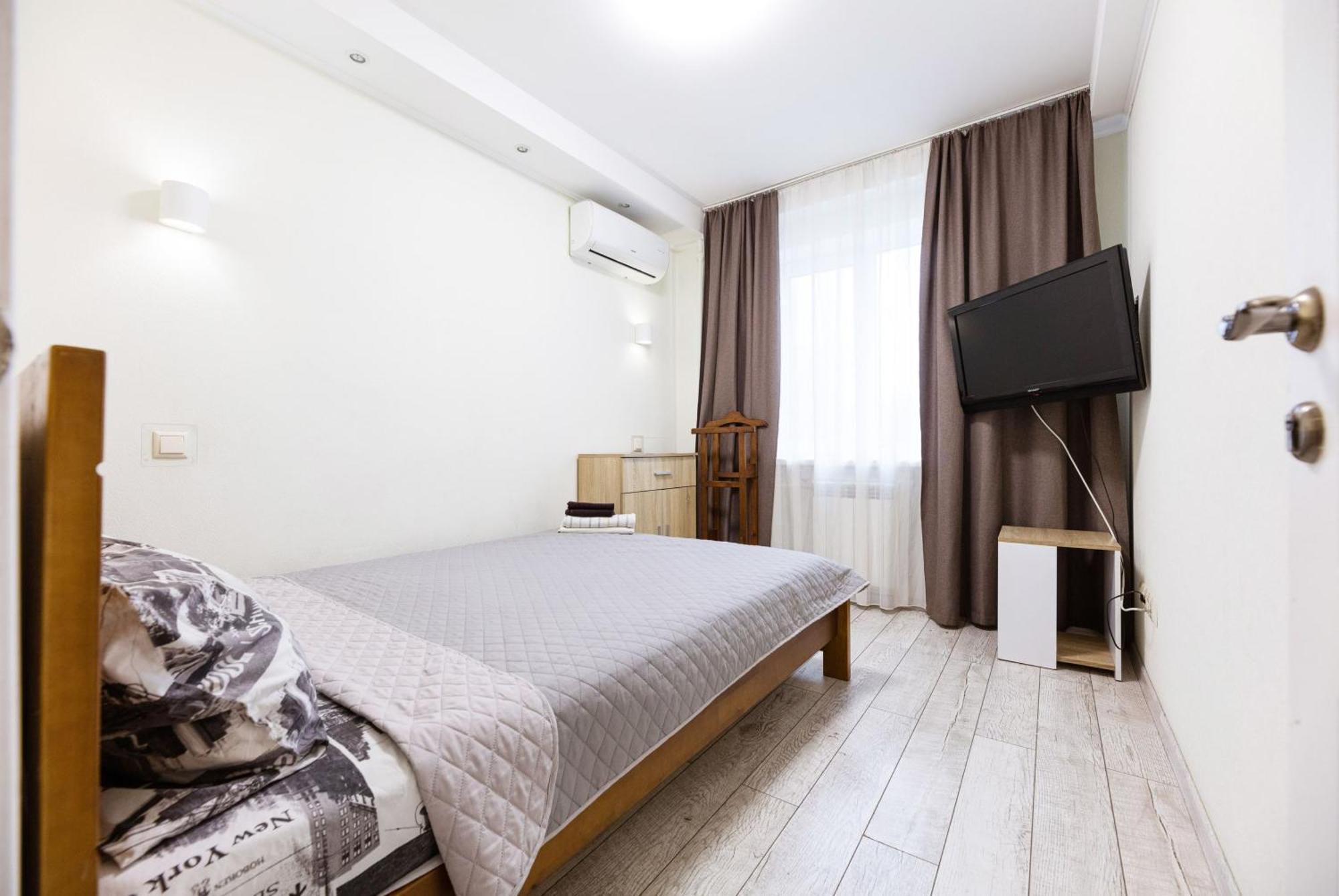Apartment дарницька площа *